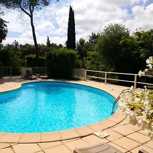 Le Relais Des Lavandins Hotel